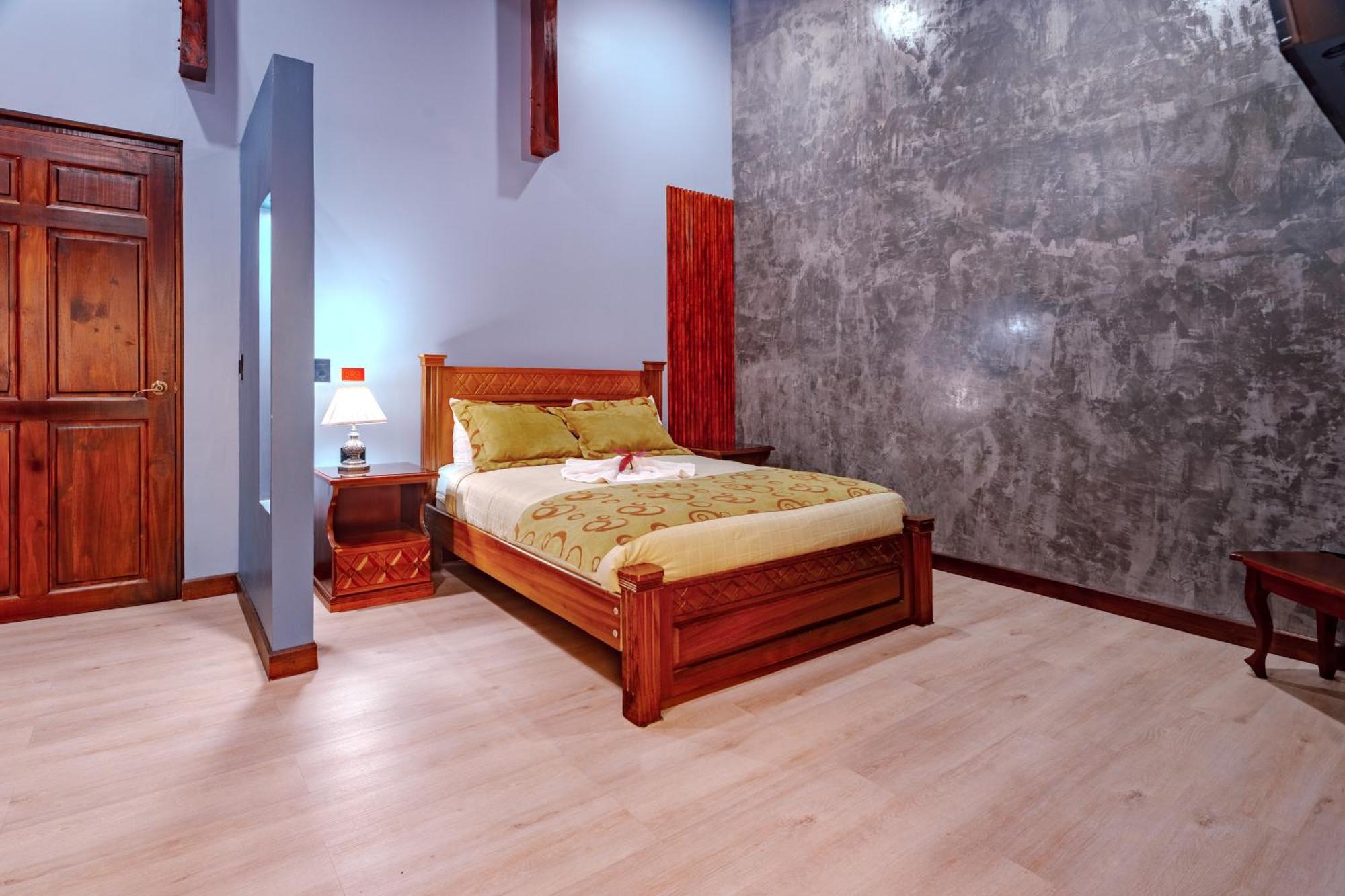 Hotel Villa Florencia Turrialba Szoba fotó